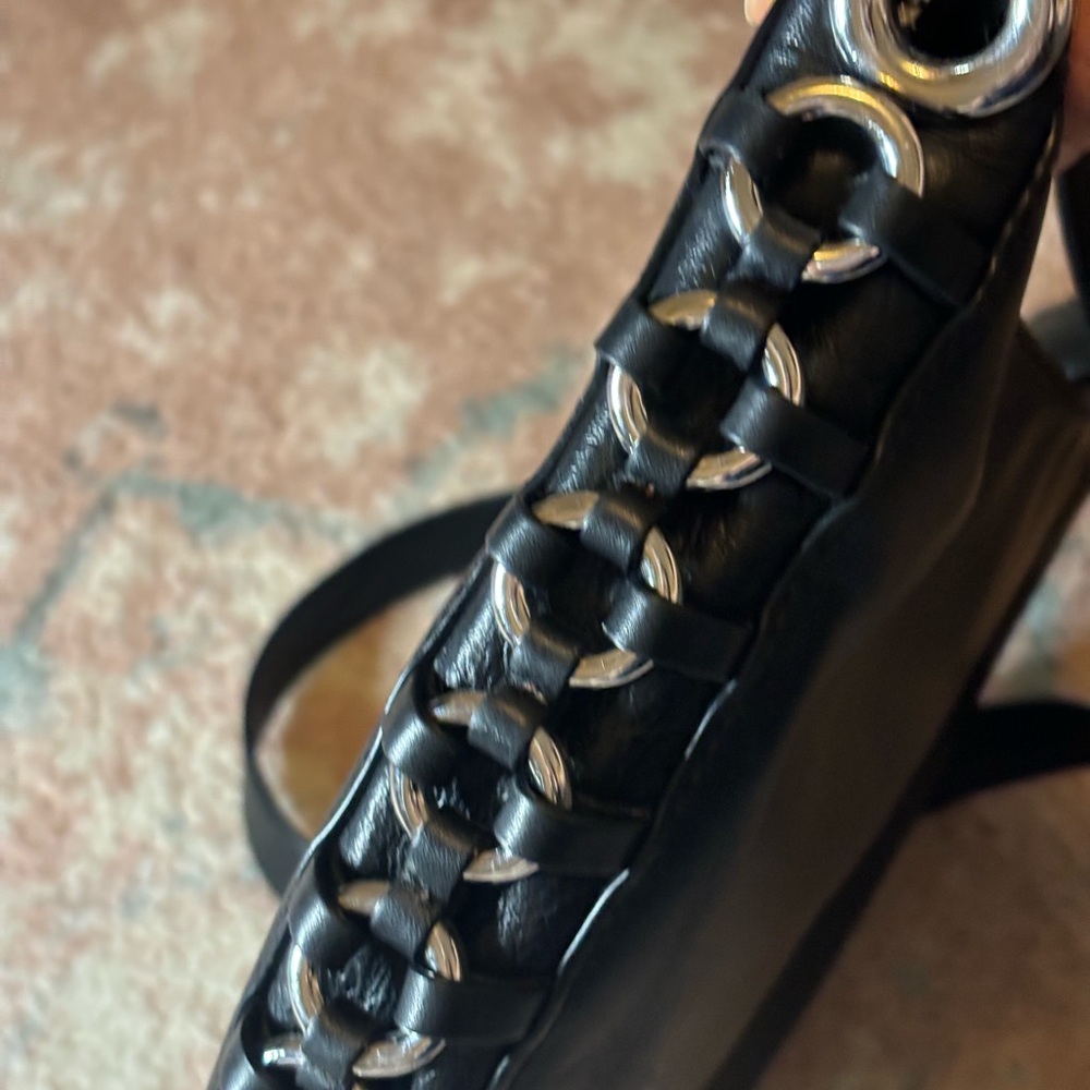 Michael Kors Piper leather messenger bag, medium - Picture 5 of 10